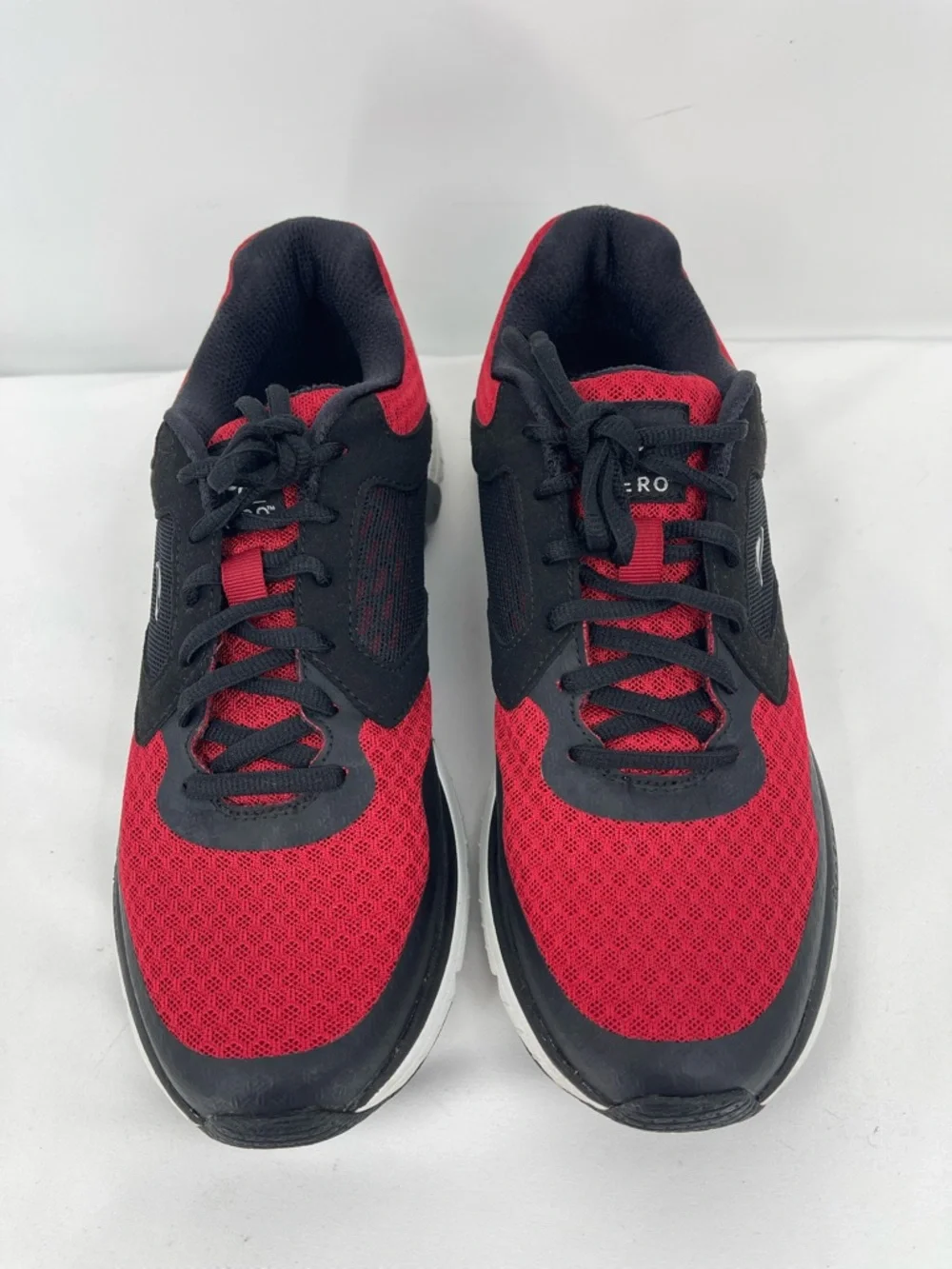 ABEO REGAL  Vibram Men's Red and Black Athletic Sneaker SIZE 9M LIKE NEW